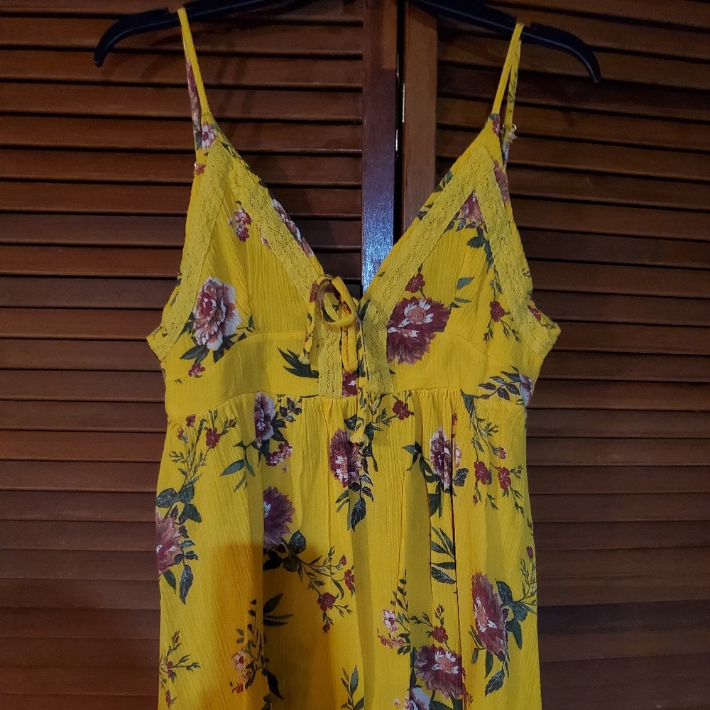 Yellow Top - Picture 8 of 8